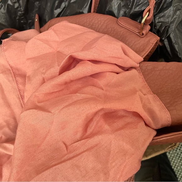 Under One Sky Faux Leather Exterior Brown Pouch Zipper Closure Pockets Inside - Picture 14 of 16